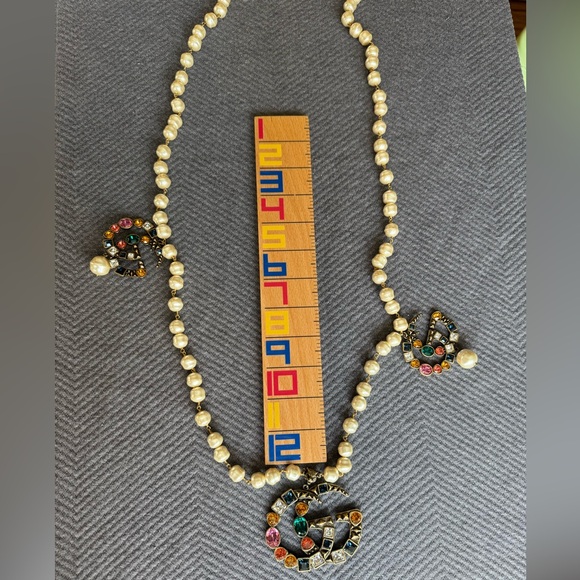 Gucci Gold Pearl Metal Double G Crystal Necklace Women's - Picture 8 of 10